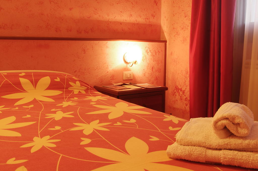 B&B Fantar House Carbonia Quarto foto