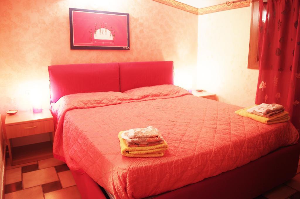 B&B Fantar House Carbonia Quarto foto