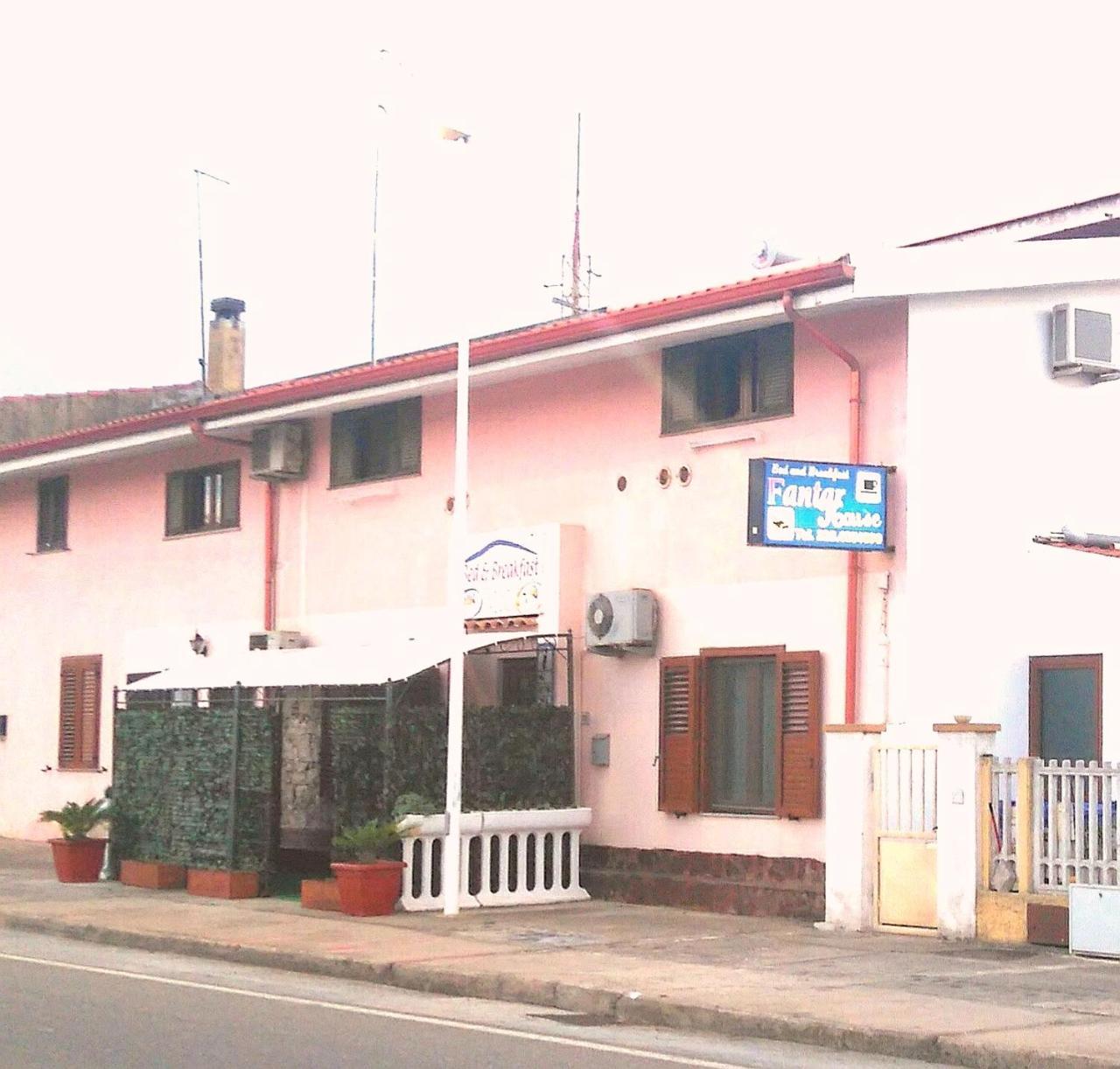 B&B Fantar House Carbonia Exterior foto